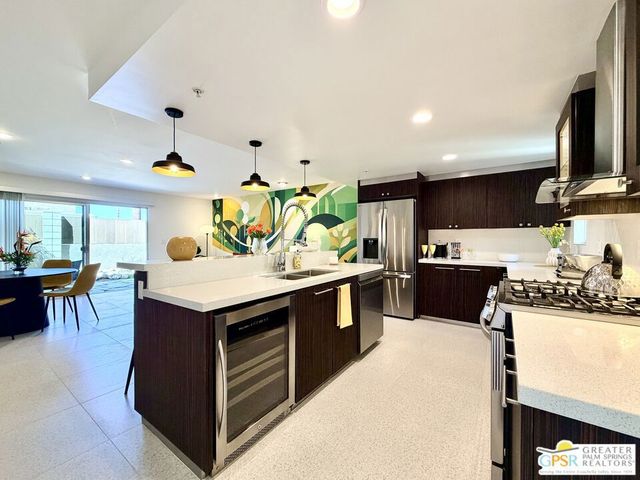 588 E San Lorenzo Road 104, Palm Springs, CA 92264