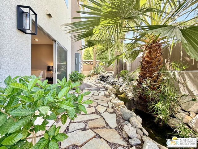 588 E San Lorenzo Road 104, Palm Springs, CA 92264