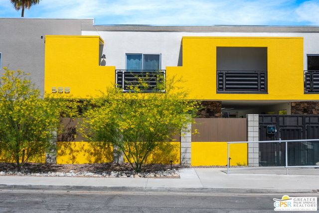 588 E San Lorenzo Road 104, Palm Springs, CA 92264
