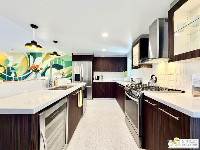 588 E San Lorenzo Road 104, Palm Springs, CA 92264
