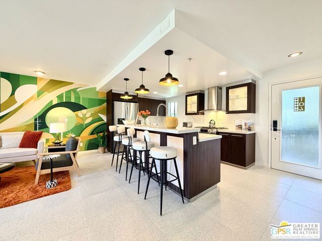588 E San Lorenzo Road 104, Palm Springs, CA 92264