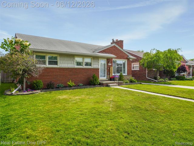 21701 Chalon Street, St. Clair Shores, MI 48080