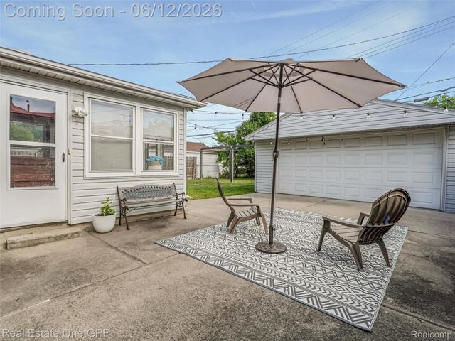 21701 Chalon Street, St. Clair Shores, MI 48080