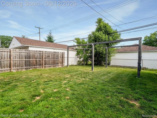 21701 Chalon Street, St. Clair Shores, MI 48080