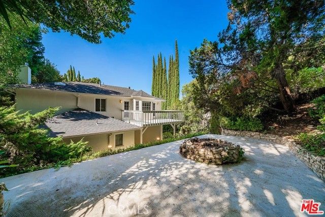 3826 Dixie Canyon, Sherman Oaks, CA 91423