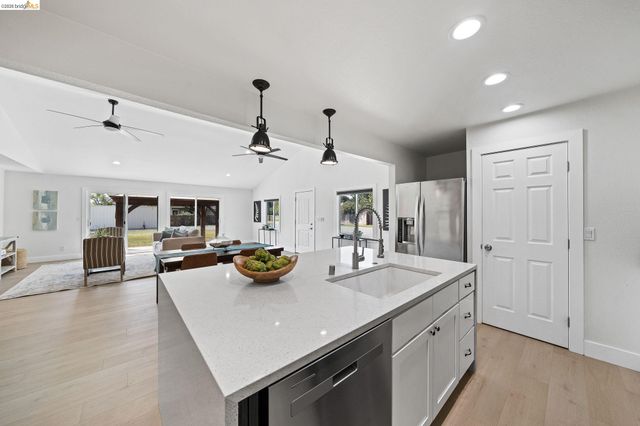 3350 Concord Ave, Brentwood, CA 94513