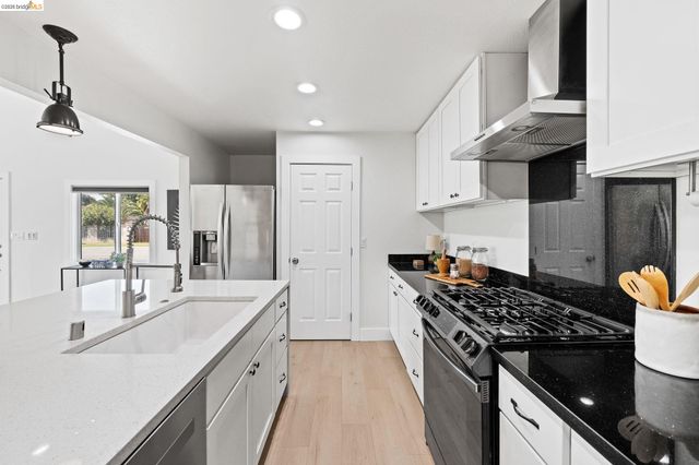 3350 Concord Ave, Brentwood, CA 94513