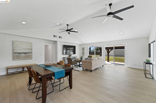 3350 Concord Ave, Brentwood, CA 94513