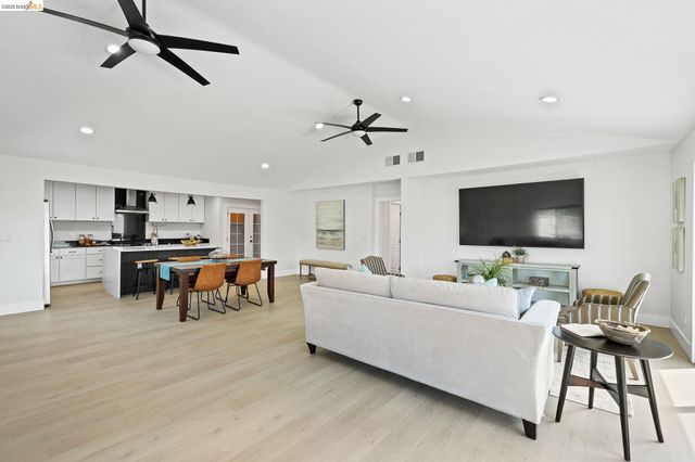 3350 Concord Ave, Brentwood, CA 94513