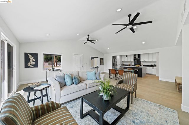 3350 Concord Ave, Brentwood, CA 94513