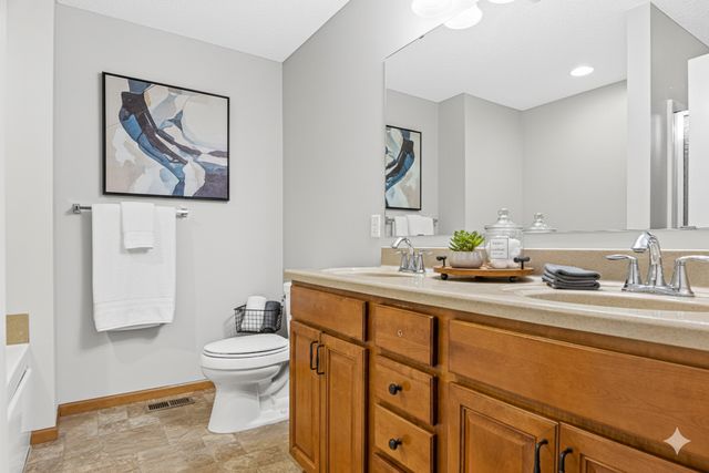 10174 Indigo Drive, Eden Prairie, MN 55347