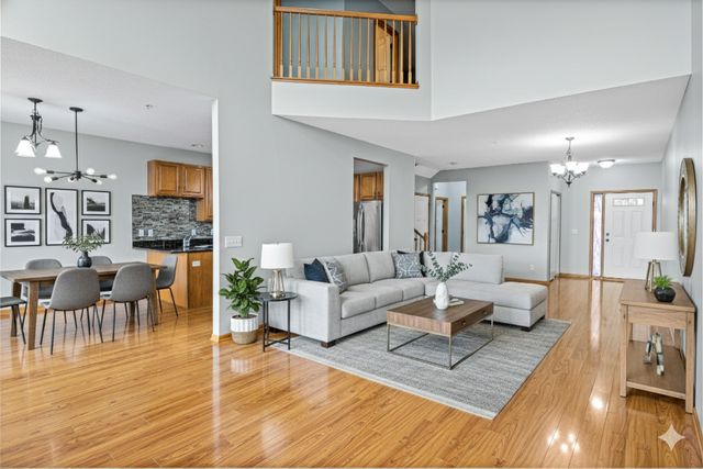 10174 Indigo Drive, Eden Prairie, MN 55347