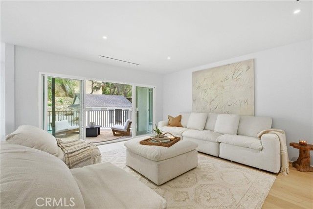 4422 Canoga Avenue, Woodland Hills (los Angeles), CA 91364