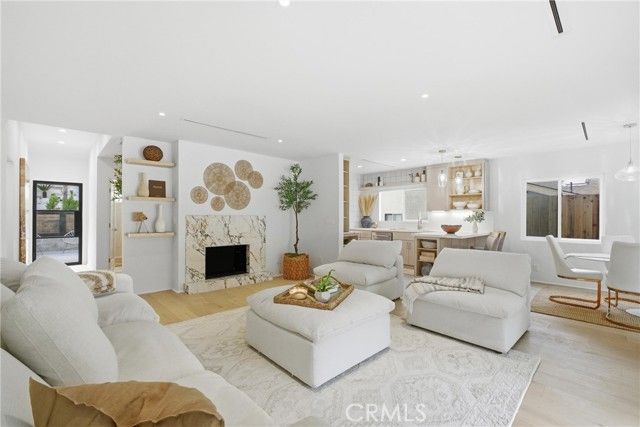 4422 Canoga Avenue, Woodland Hills (los Angeles), CA 91364