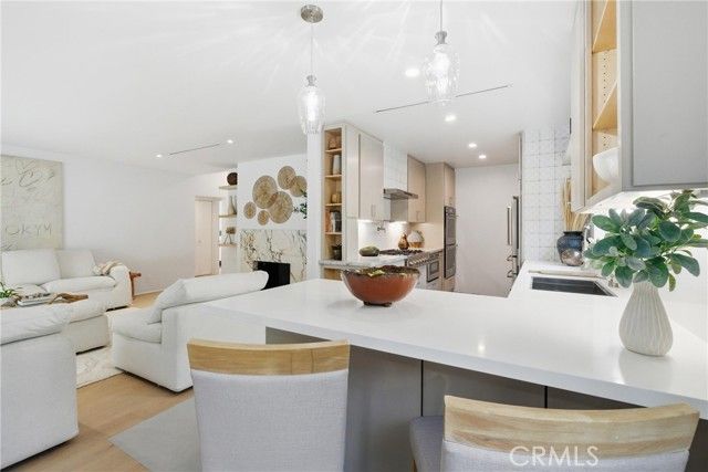 4422 Canoga Avenue, Woodland Hills (los Angeles), CA 91364