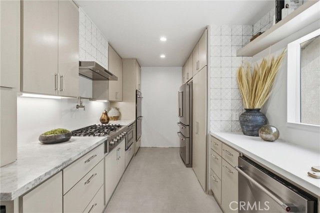 4422 Canoga Avenue, Woodland Hills (los Angeles), CA 91364