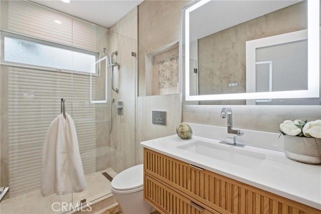 4422 Canoga Avenue, Woodland Hills (los Angeles), CA 91364