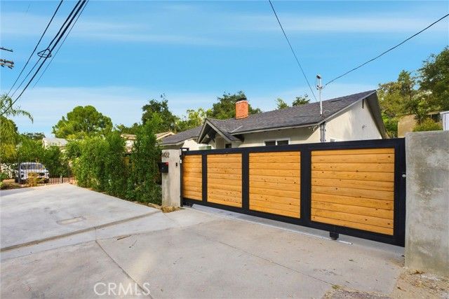 4422 Canoga Avenue, Woodland Hills (los Angeles), CA 91364