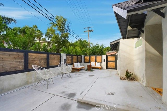 4422 Canoga Avenue, Woodland Hills (los Angeles), CA 91364