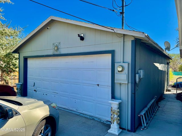 5570 Sidehill Drive, Sun Valley, NV 89433