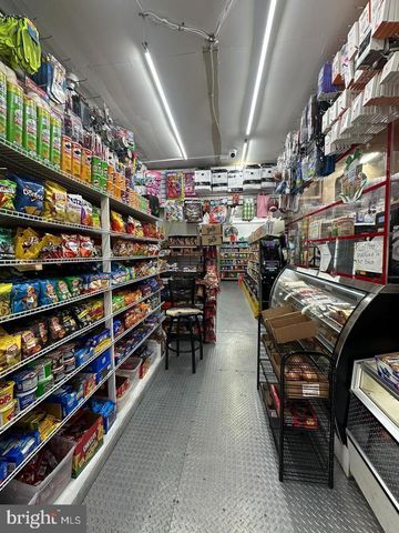 2024 S 4TH ST, Philadelphia, PA 19148