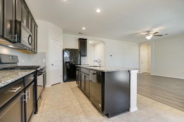 210 Anacua LOOP, Austin, TX 78652