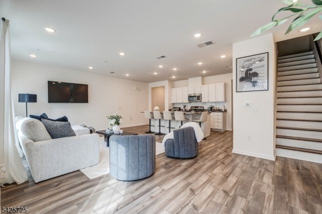 734 Station Rd, Dunellen Boro, NJ 08812