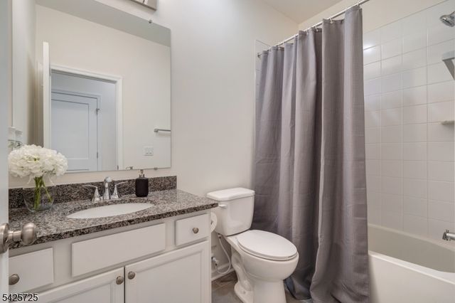 734 Station Rd, Dunellen Boro, NJ 08812
