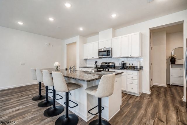734 Station Rd, Dunellen Boro, NJ 08812