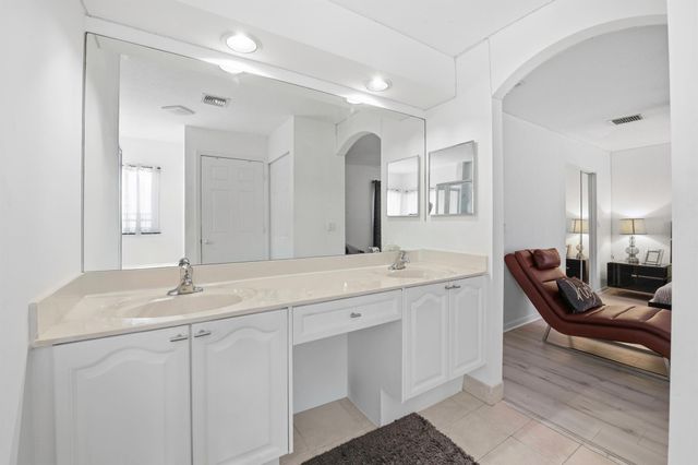 4162 Winnipeg Way, West Palm Beach, FL 33409