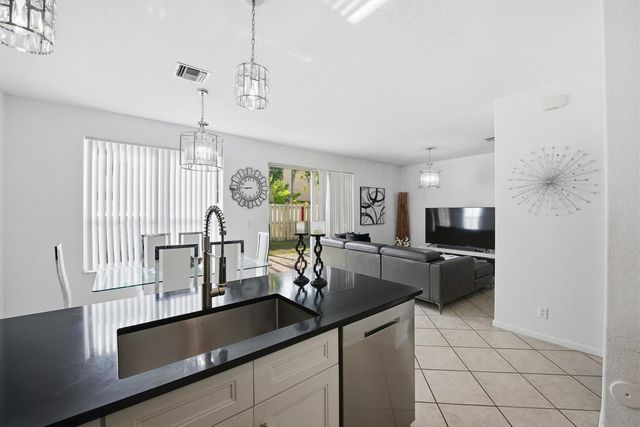 4162 Winnipeg Way, West Palm Beach, FL 33409