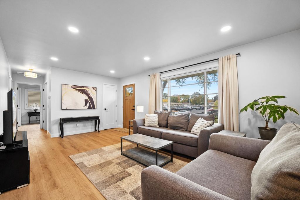 7601 Elliot Avenue S, Richfield, MN 55423