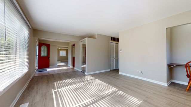 115 Princeton Street, Hoffman Estates, IL 60169