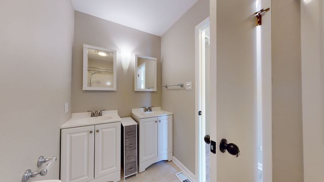 115 Princeton Street, Hoffman Estates, IL 60169