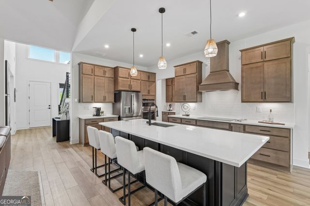 152 Clear Lake Parkway, Hoschton, GA 30548