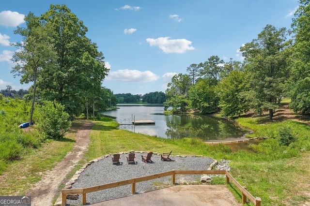 152 Clear Lake Parkway, Hoschton, GA 30548