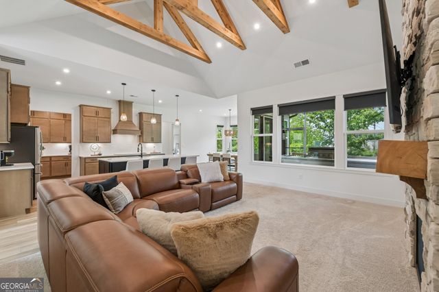 152 Clear Lake Parkway, Hoschton, GA 30548