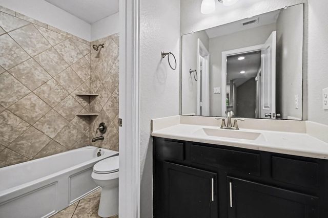 2502 Flowing Palm Lane, Fresno, TX 77545