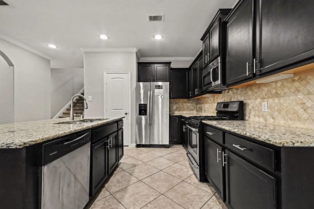 2502 Flowing Palm Lane, Fresno, TX 77545
