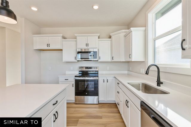 1906 E Clinton Place, Indianola, IA 50125
