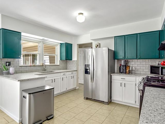 1048 Franklin Avenue, Edwardsville, IL 62025