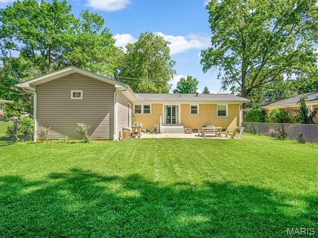 1048 Franklin Avenue, Edwardsville, IL 62025