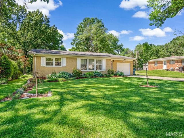1048 Franklin Avenue, Edwardsville, IL 62025