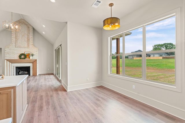 1806 Secretariat Way, Searcy, AR 72143