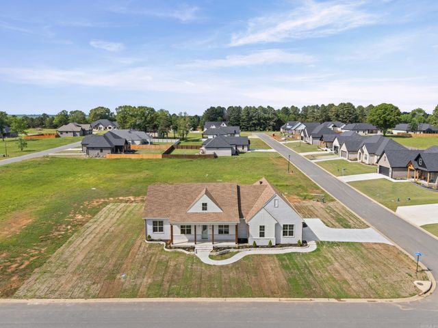 1806 Secretariat Way, Searcy, AR 72143