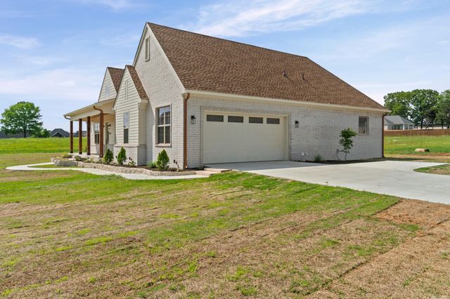 1806 Secretariat Way, Searcy, AR 72143