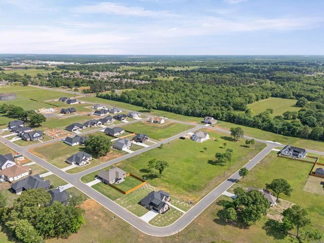1806 Secretariat Way, Searcy, AR 72143
