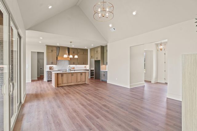 1806 Secretariat Way, Searcy, AR 72143