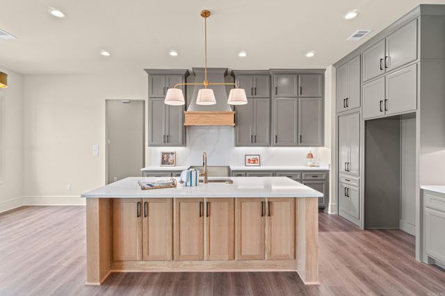 1806 Secretariat Way, Searcy, AR 72143
