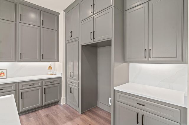1806 Secretariat Way, Searcy, AR 72143